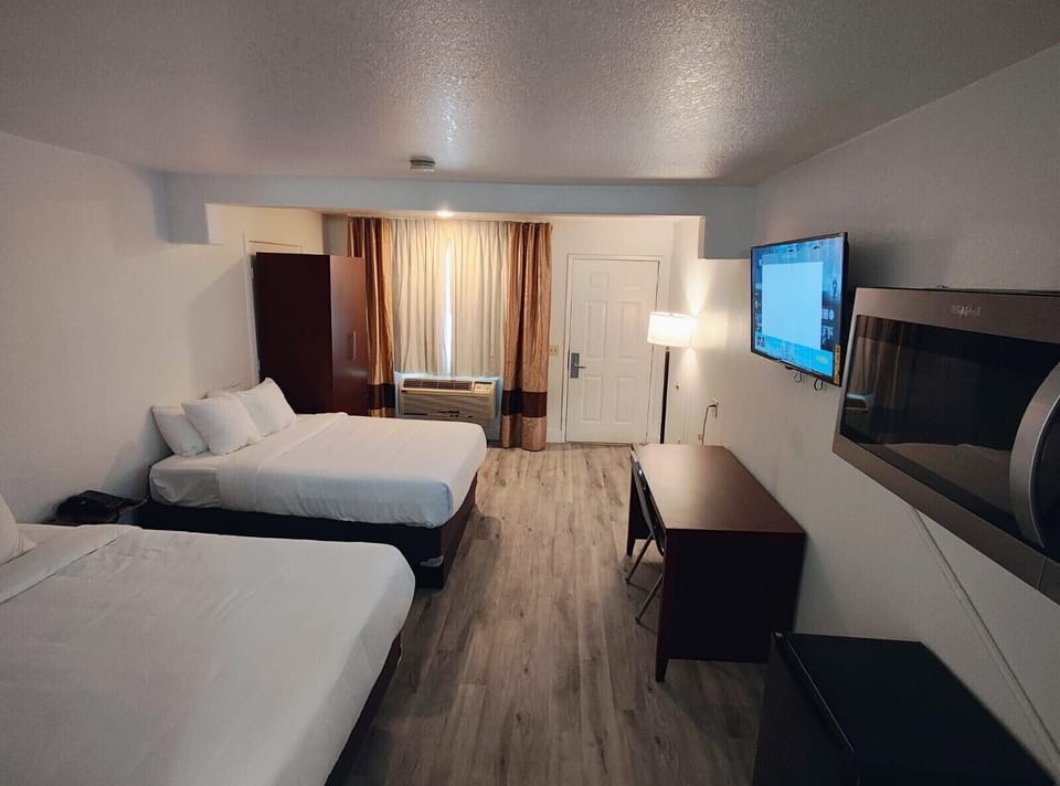 Standard Room | Desk, blackout drapes, free WiFi, bed sheets