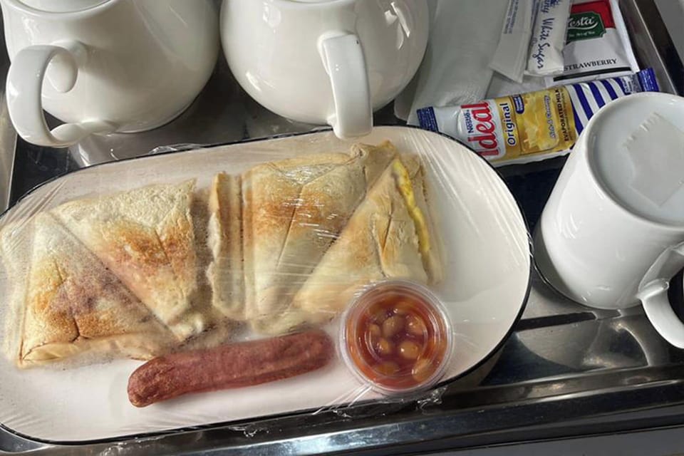 Free daily English breakfast
