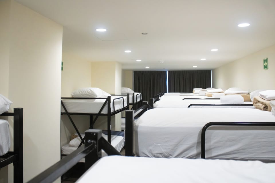 WiFi (free), bed sheets