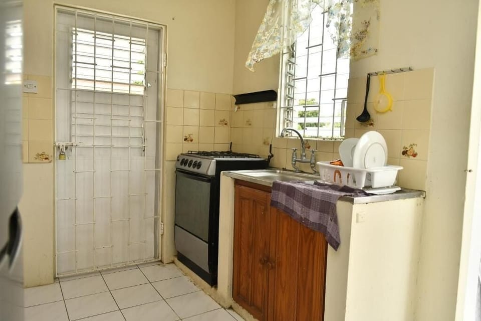 House, 3 Bedrooms, Patio | Private kitchen
