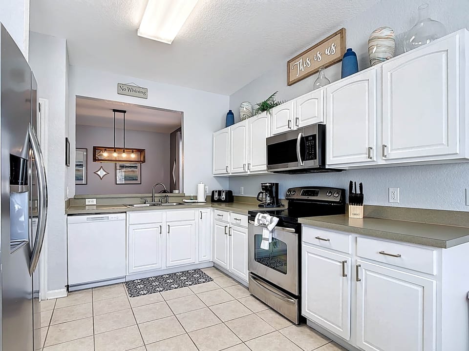 6 - Kitchen