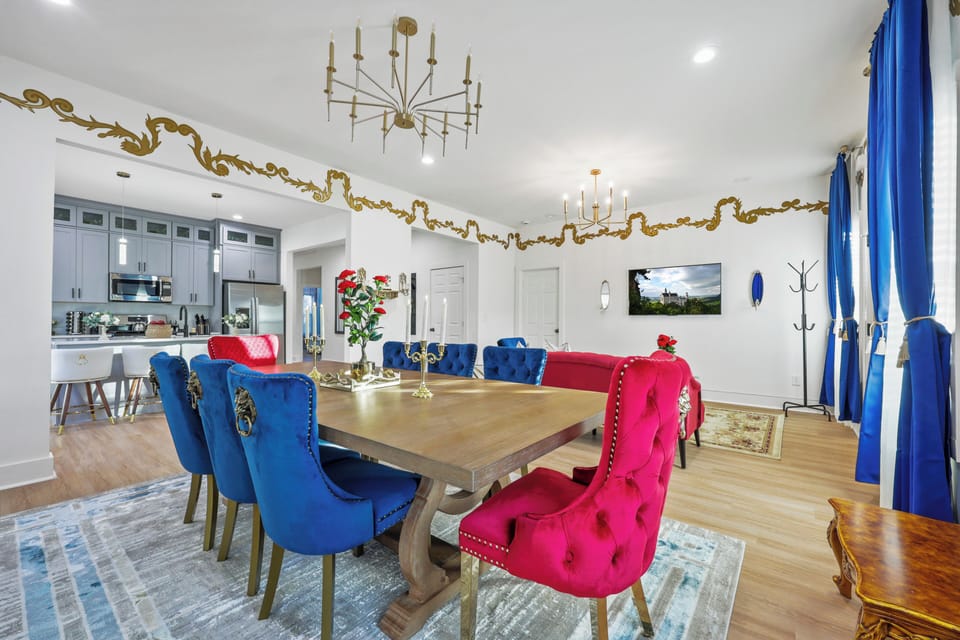 House, 6 Bedrooms, Pets Allowed, Park View | Dining room