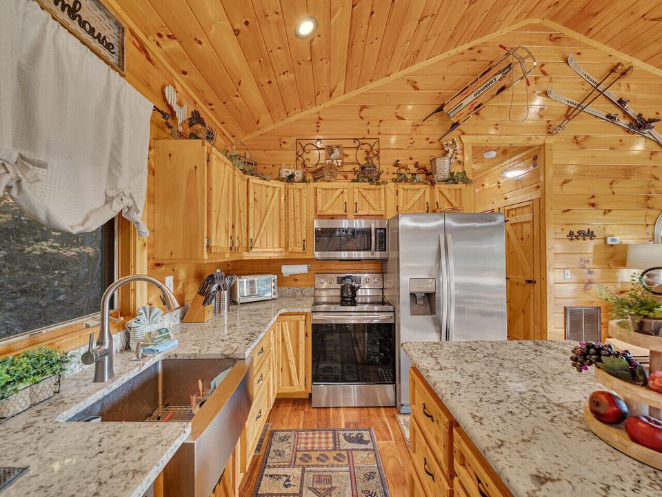 Rustic Kitchen | Granite Island | Stainless Appliances | Farmhouse Charm