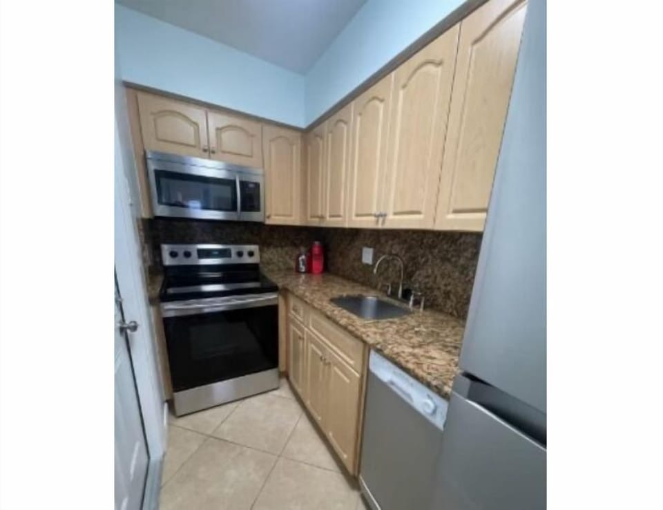 Family Apartment, Ocean View | Private kitchen