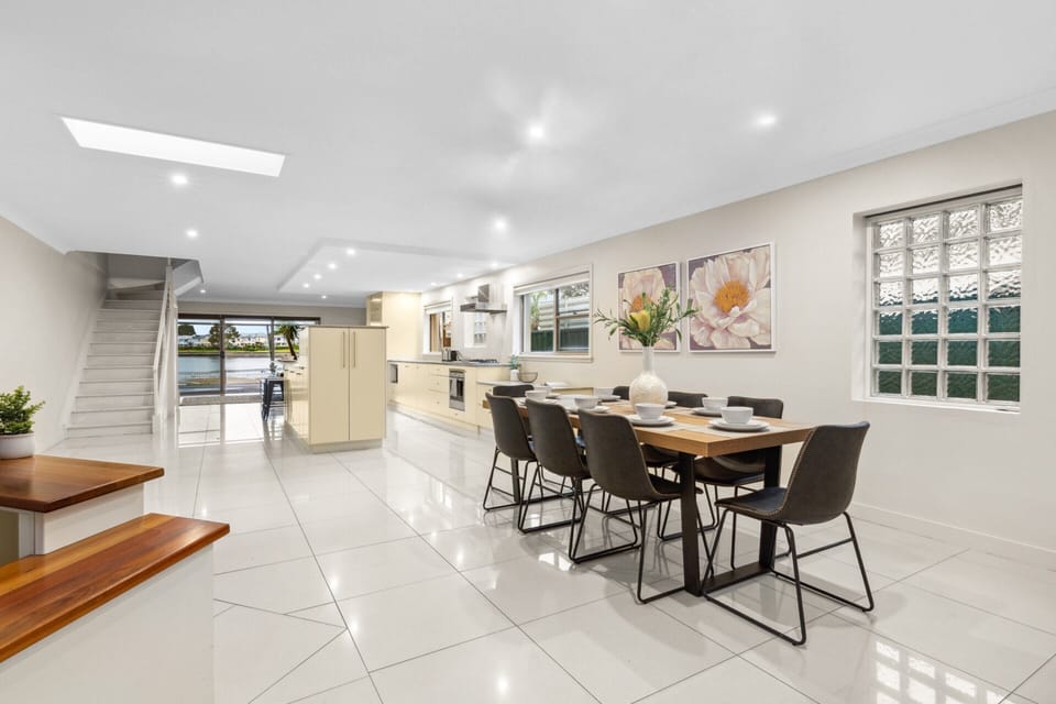 Apartment | Dining