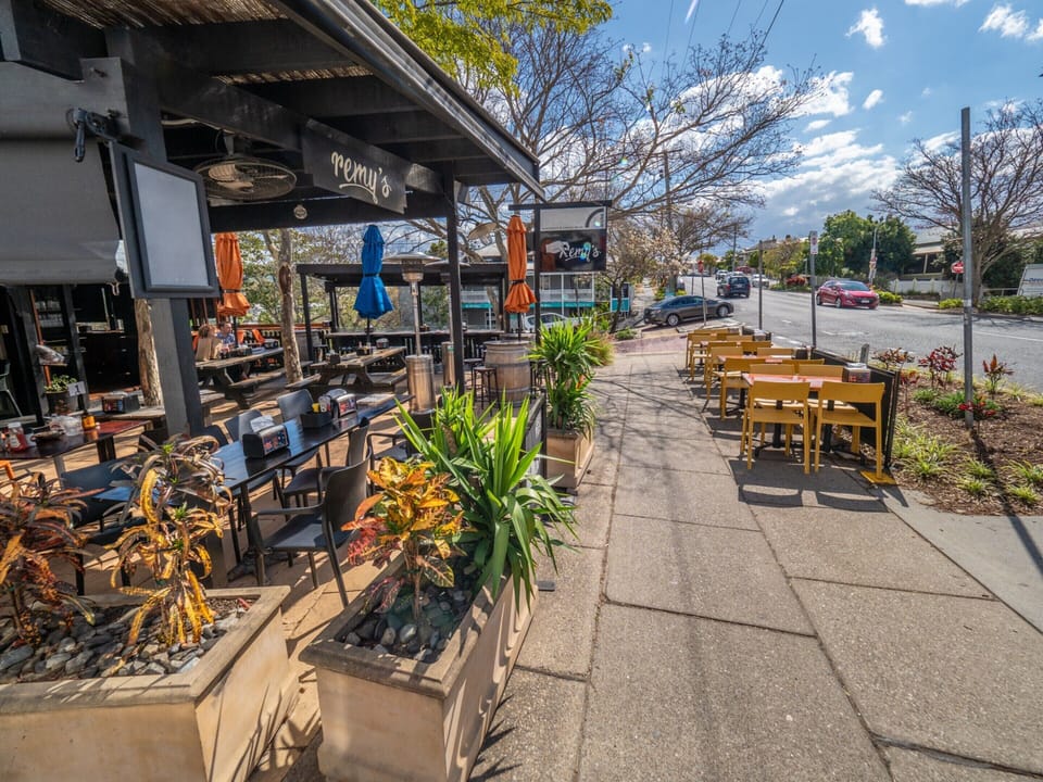 Apartment | Outdoor dining