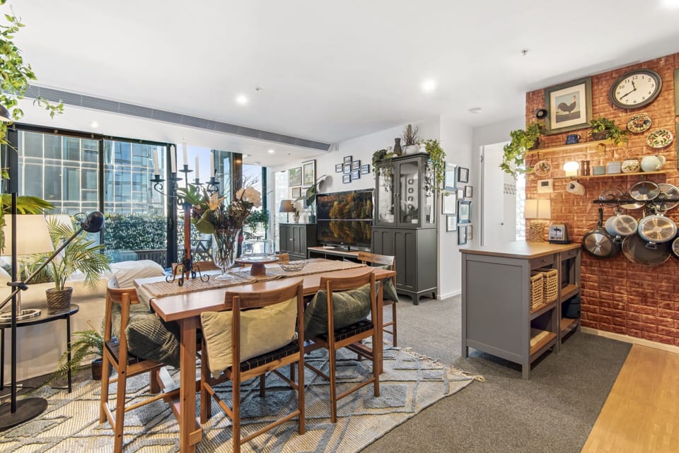 Apartment | Dining
