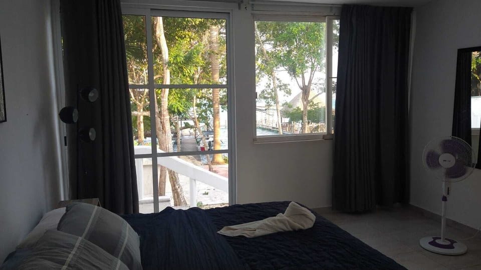 Basic Apartment, 2 Bedrooms, Non Smoking | Bed sheets