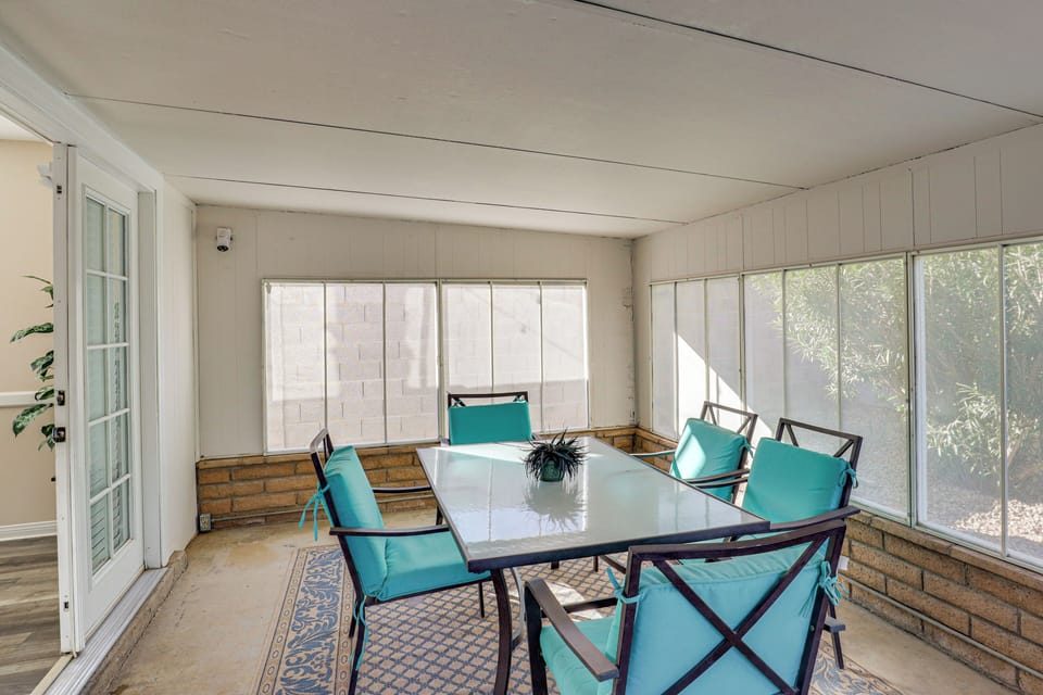 Screened Porch | Additional Dining Space