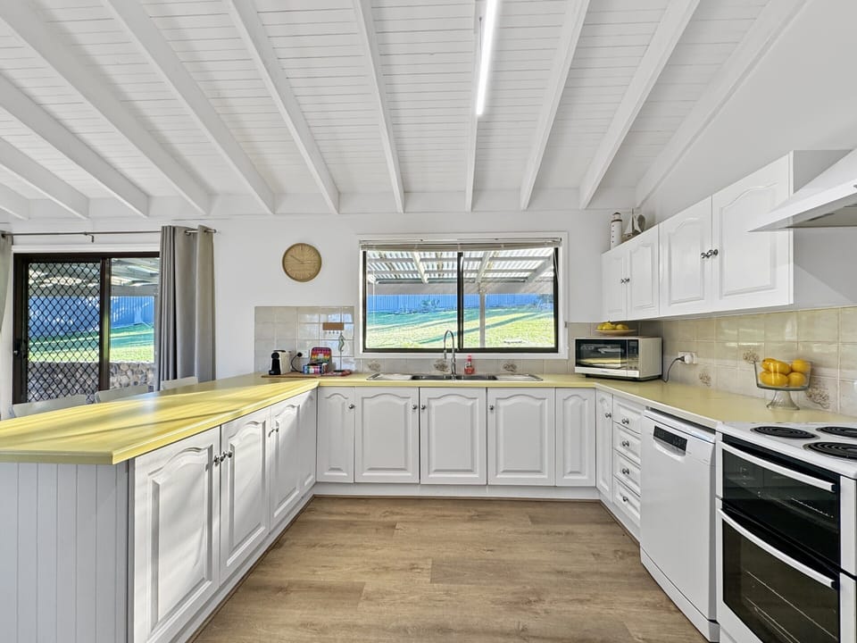 Apartment | Private kitchen | Cookware/dishes/utensils