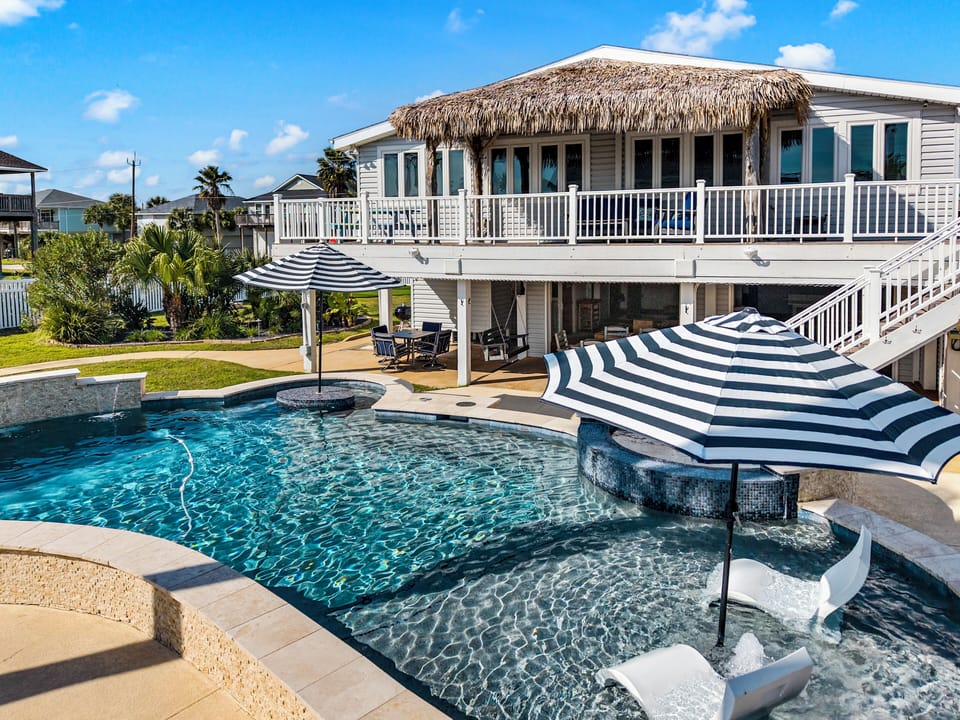 Enjoy lounging on the pool shelf.