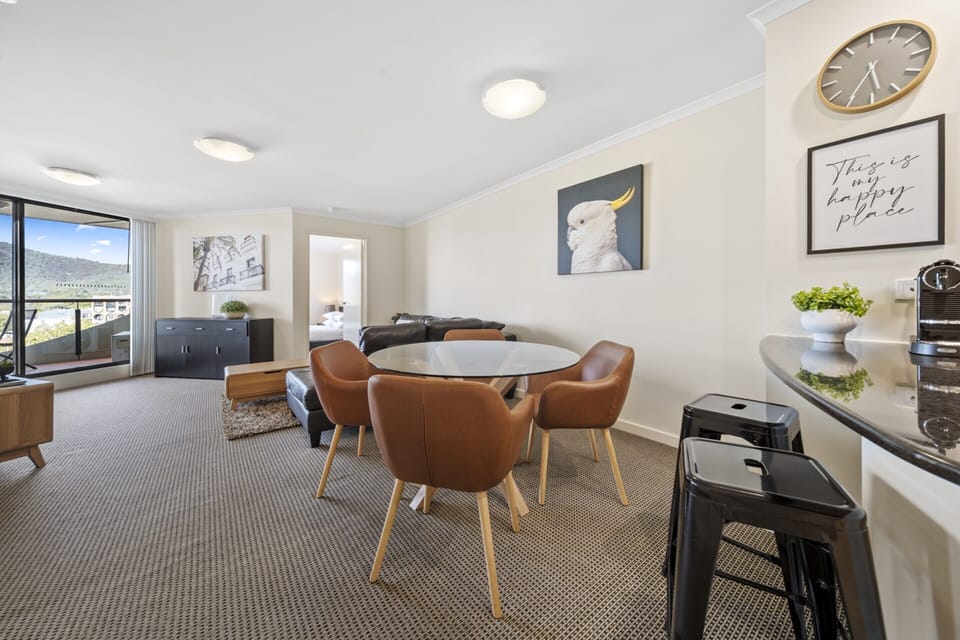 Apartment | Dining