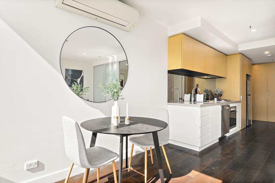 Apartment | Dining