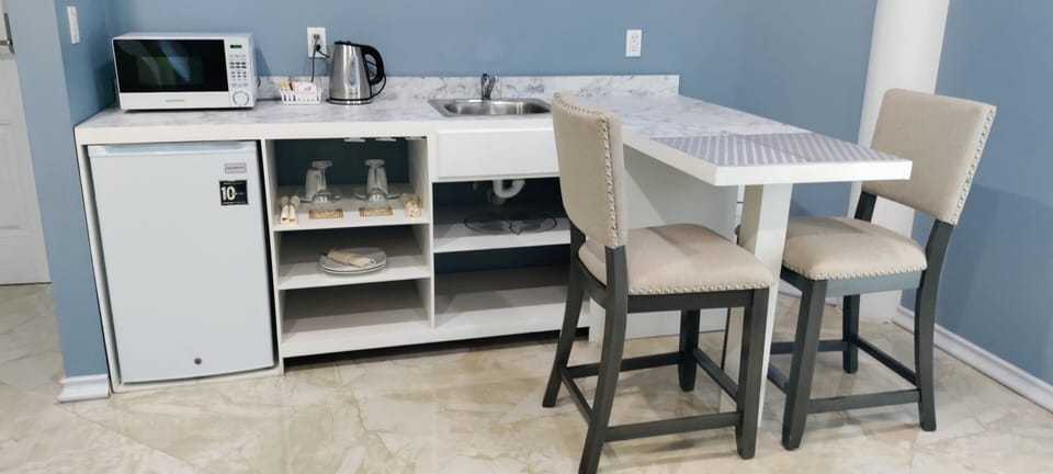 Superior Double Room, Private Bathroom | Lounge