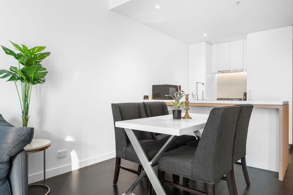 Apartment | Dining