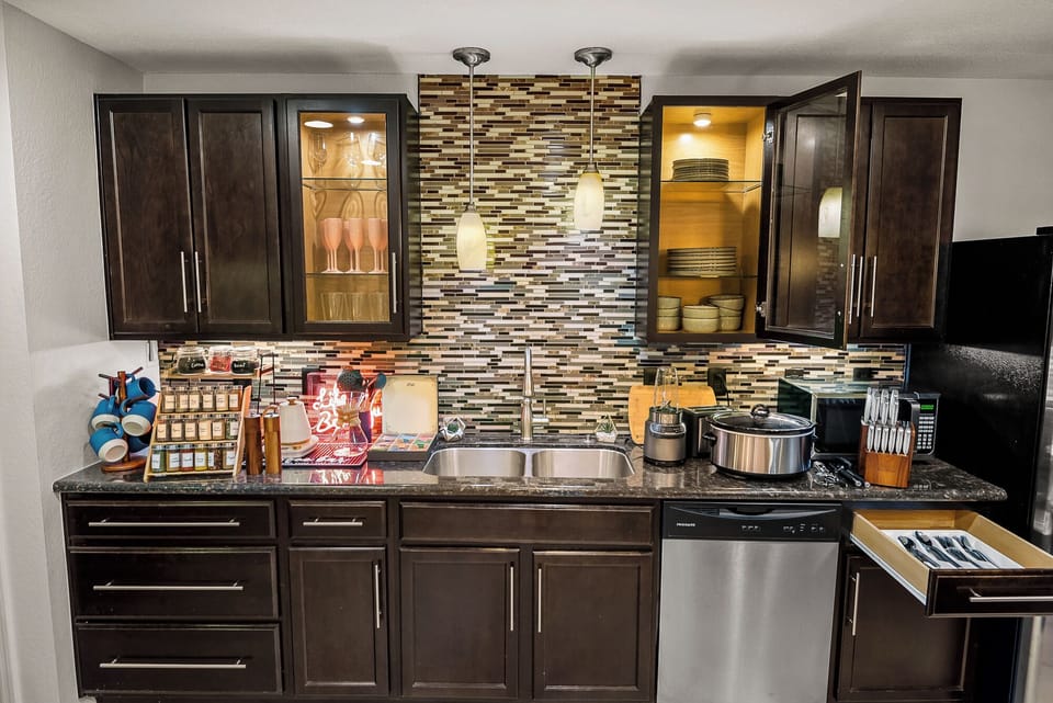pots, pans, knives, coffee, decaf, tea, spice set, diningware for 12, much more!