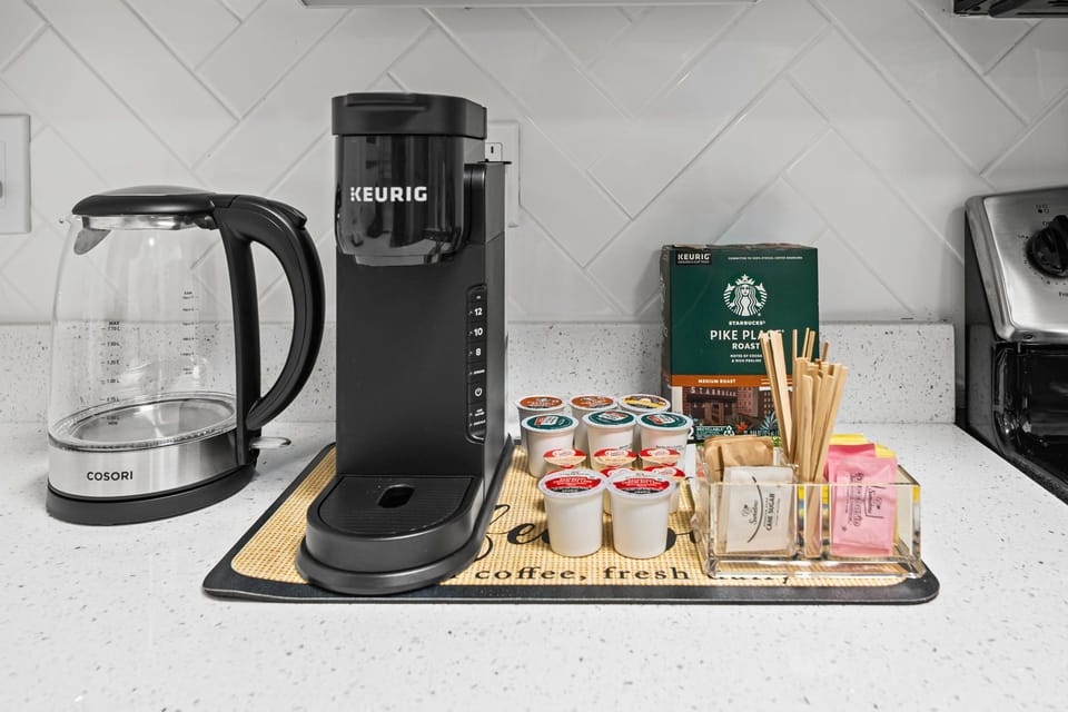Your morning sorted — Keurig, electric kettle & Starbucks K-cups on arrival