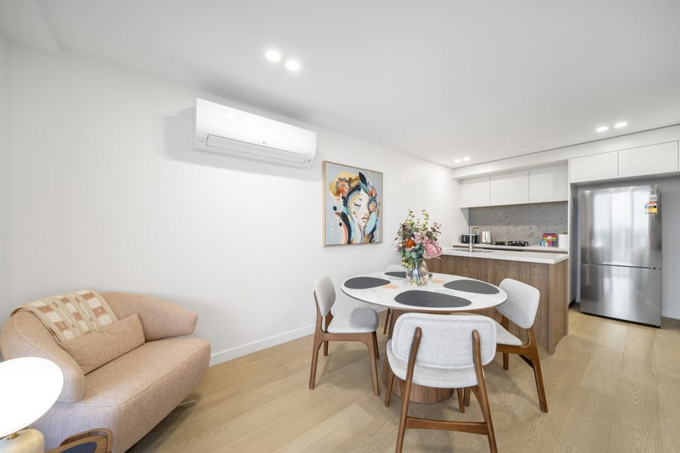 Apartment | Dining