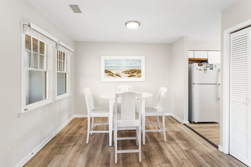 Dining Area – Bright dining space for shared meals.