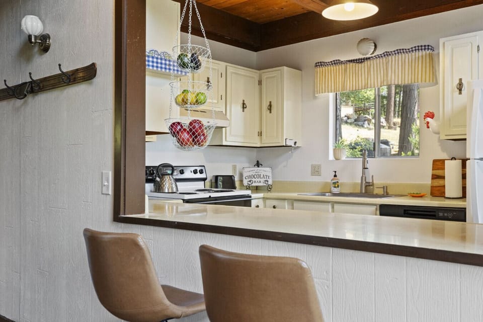 A little kitchen corner with big personality