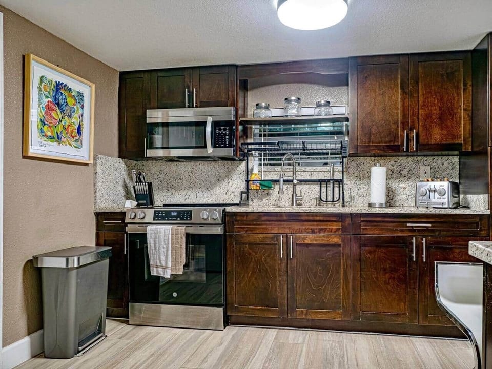 Full bathroom