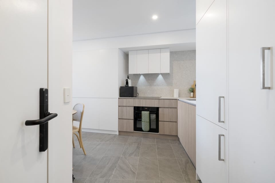 Apartment | Private kitchen | Oven, cookware/dishes/utensils