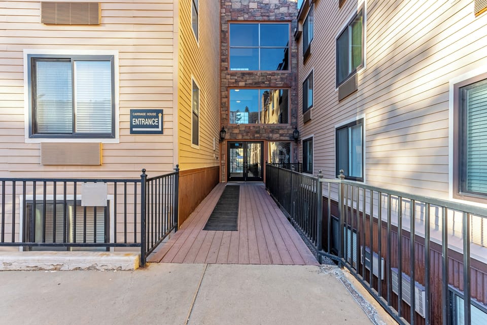 The property is located in Carriage House