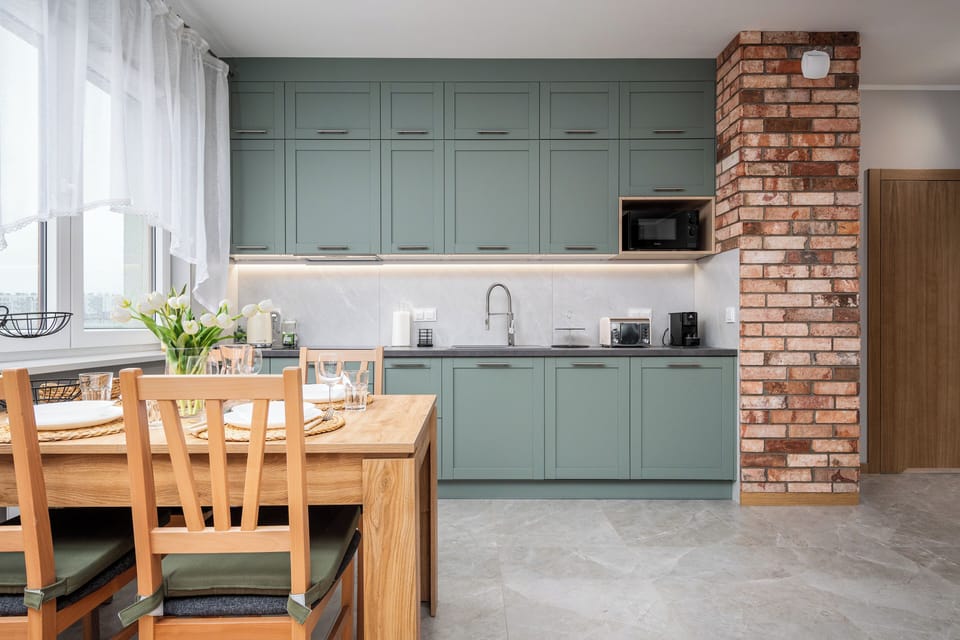 Apartment (57) | Private kitchen | Fridge, stovetop, electric kettle, cookware/dishes/utensils