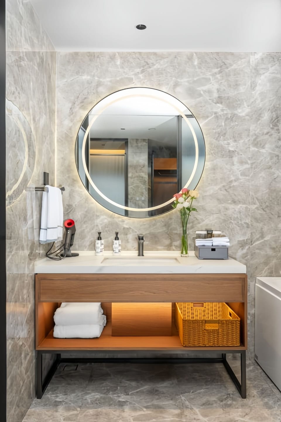 Executive Single Room | In-room safe, desk, laptop workspace, blackout drapes