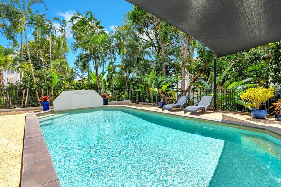Apartment | Pool | Outdoor pool
