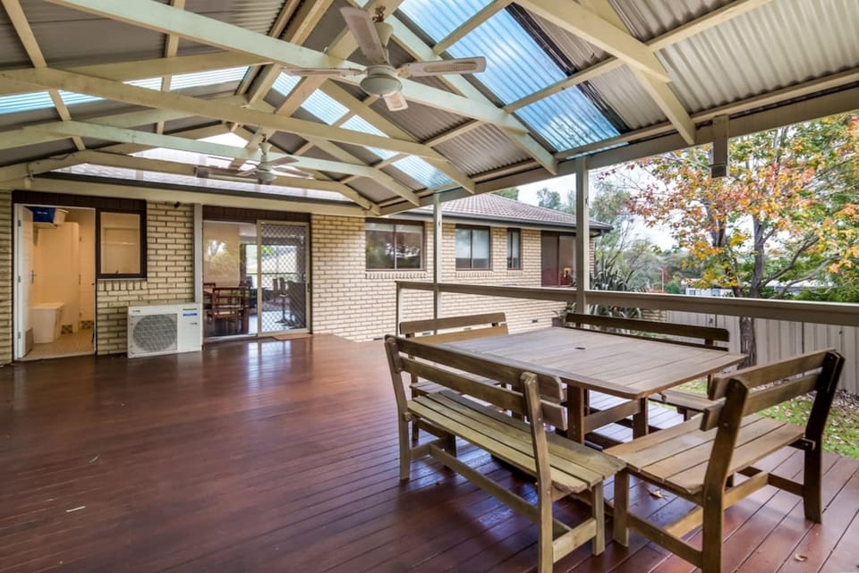 Apartment | Outdoor dining