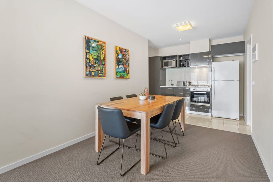 Apartment | Dining