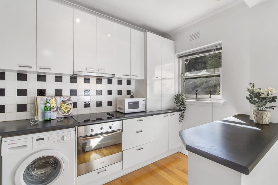 Apartment | Private kitchen | Cookware/dishes/utensils