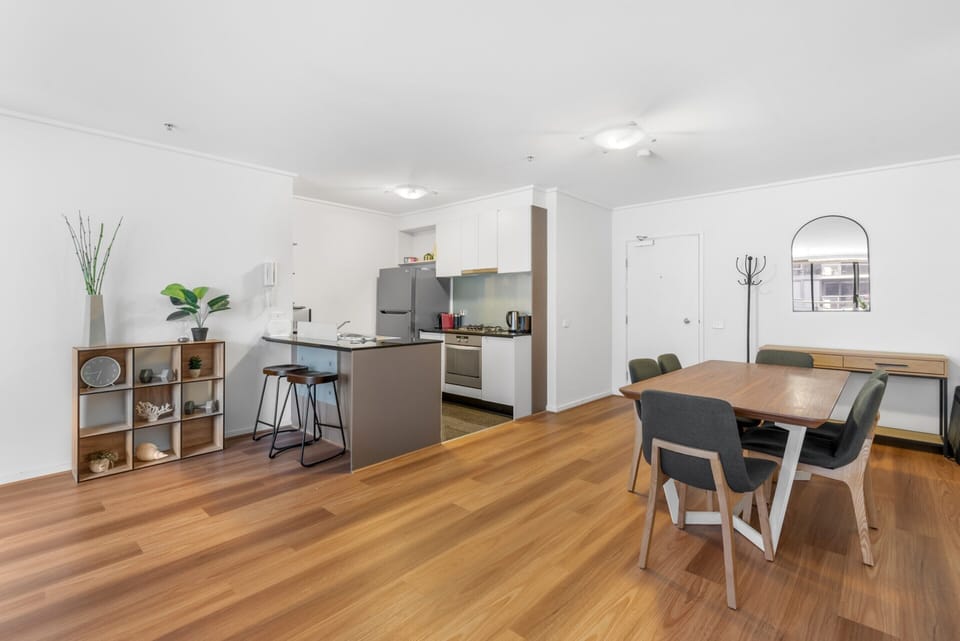 Apartment | Dining