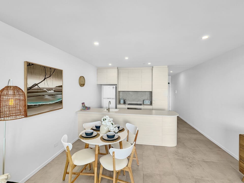 Apartment | Dining