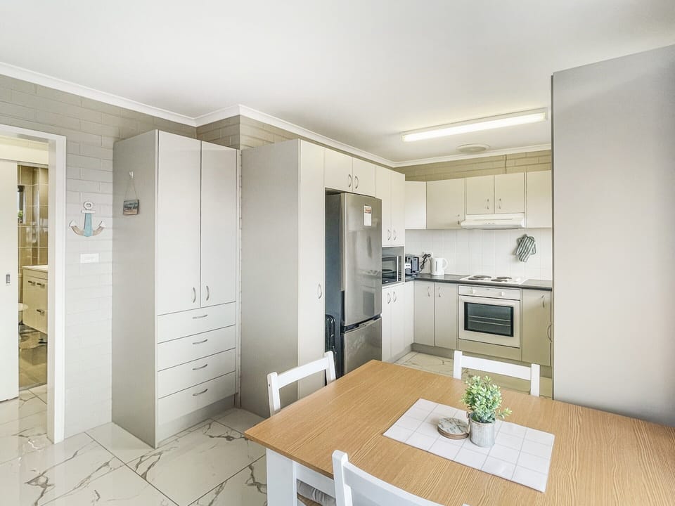 Apartment | Private kitchen | Cookware/dishes/utensils