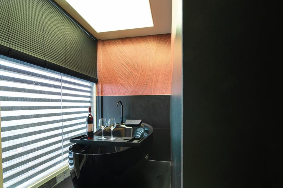 Classic Double Room, City View | Laptop workspace, blackout drapes, soundproofing, WiFi (free)