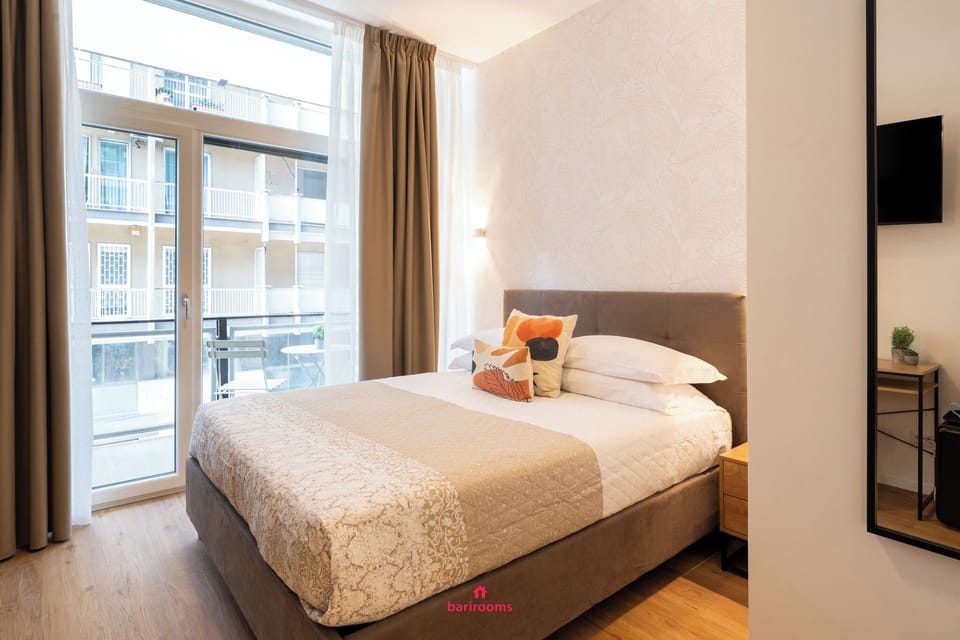 Deluxe Double Room | Desk, iron/ironing board (on request), WiFi (free)