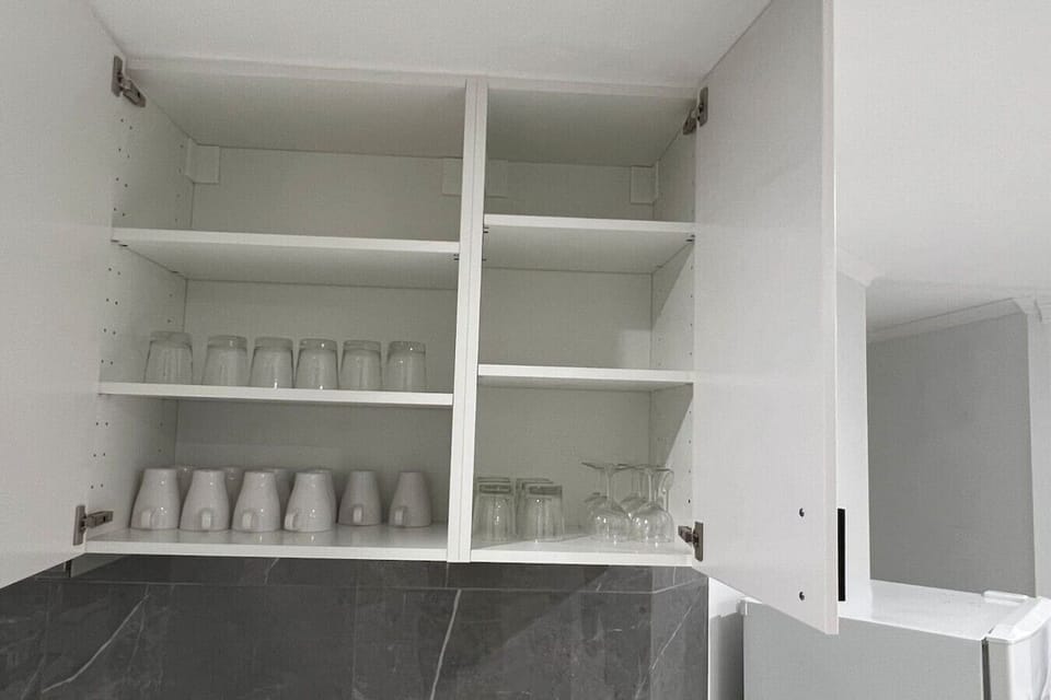 Full kitchen