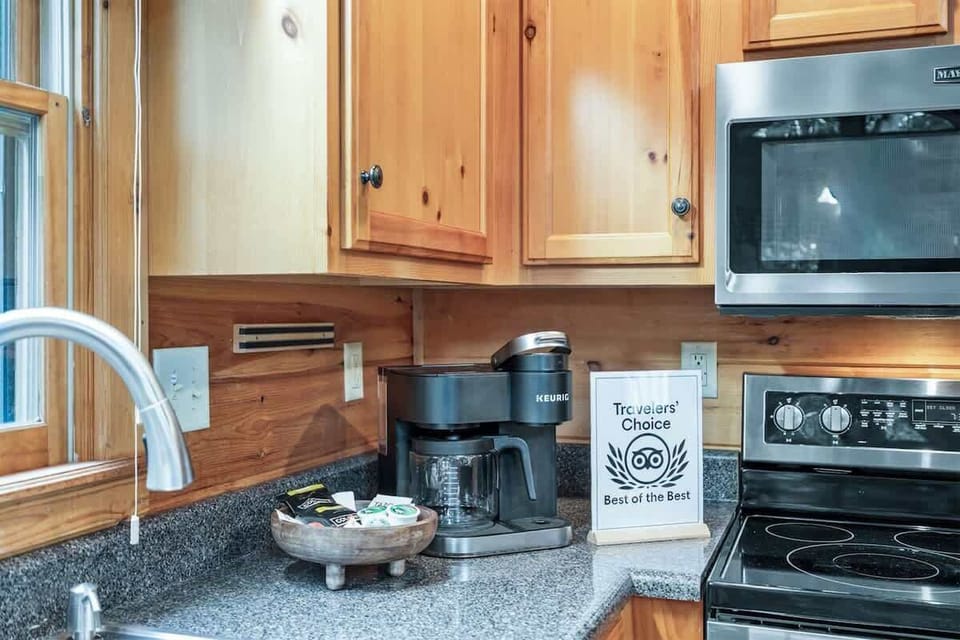 DUAL COFFEE MAKERS ACCEPTS FILTER OR K-CUP POD