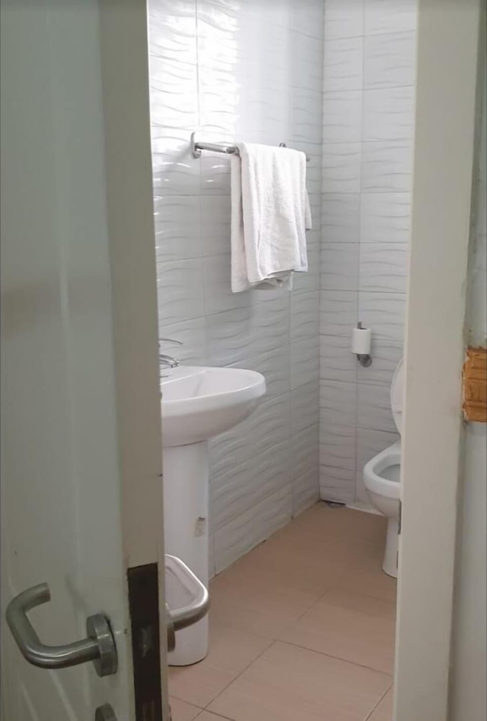 Free toiletries, towels, soap, toilet paper