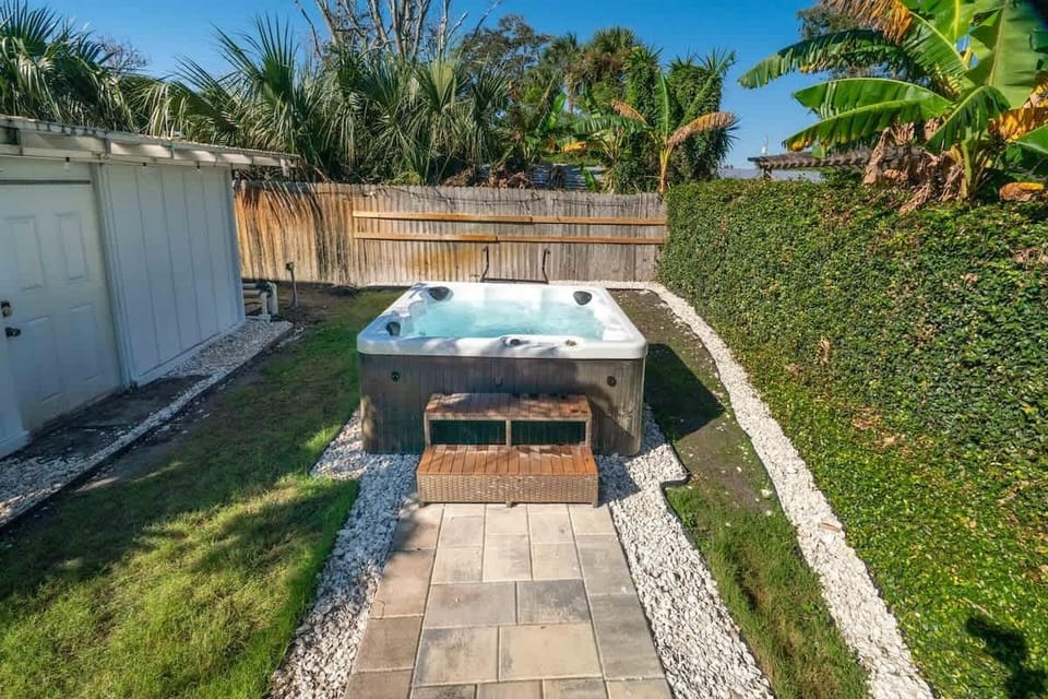 Outdoor spa tub
