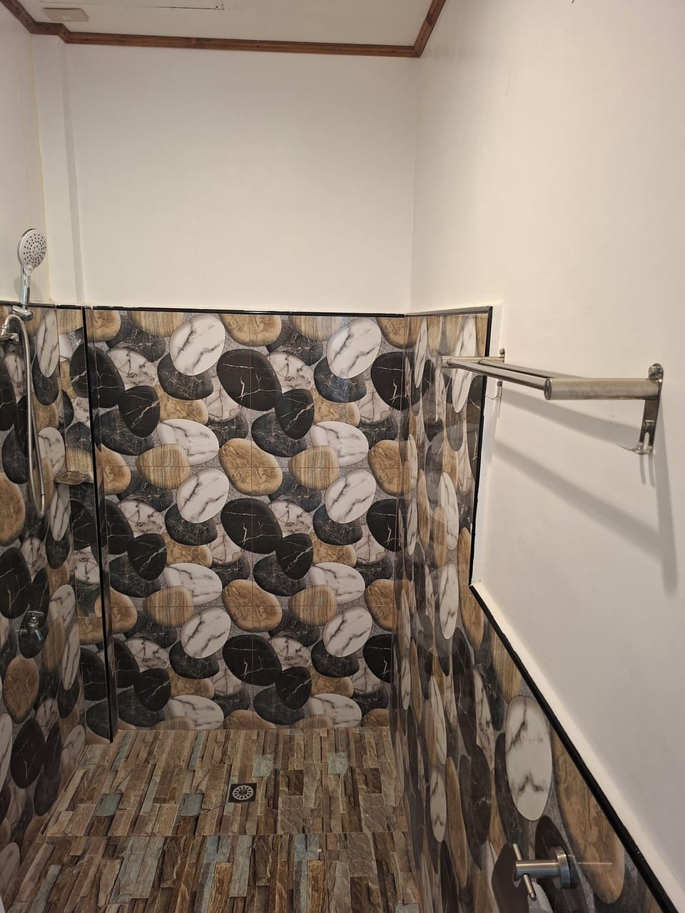 Shower, free toiletries, towels, soap