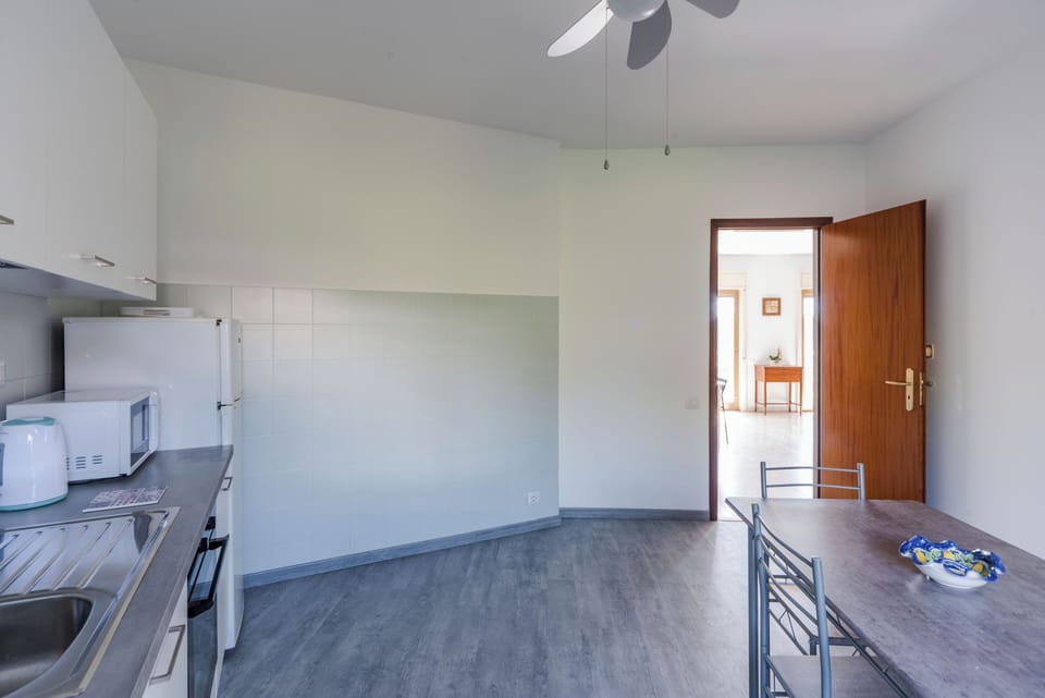 Apartment, 2 Bedrooms, Balcony | Private kitchen | Electric kettle