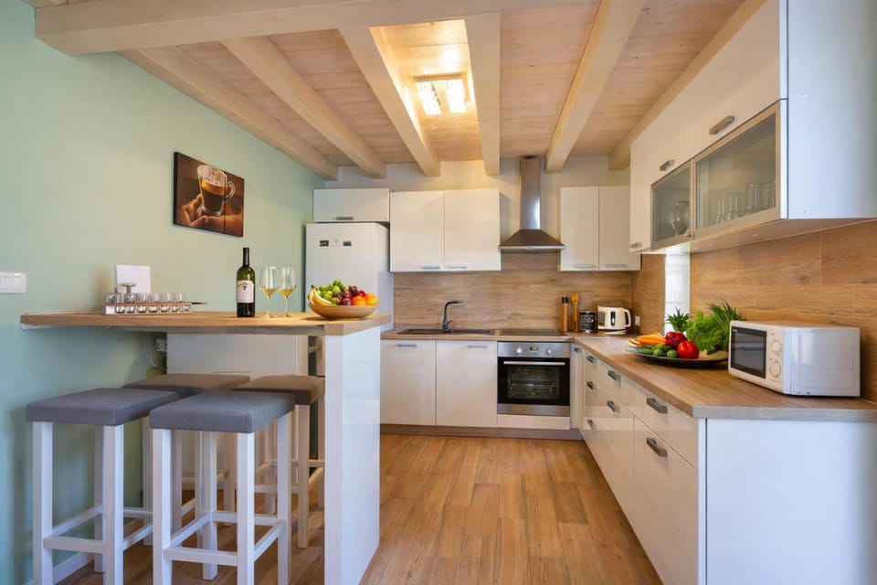 Standard House, 2 Bedrooms, 2 Bathrooms (Casa Cassianus with private Pool) | Private kitchen