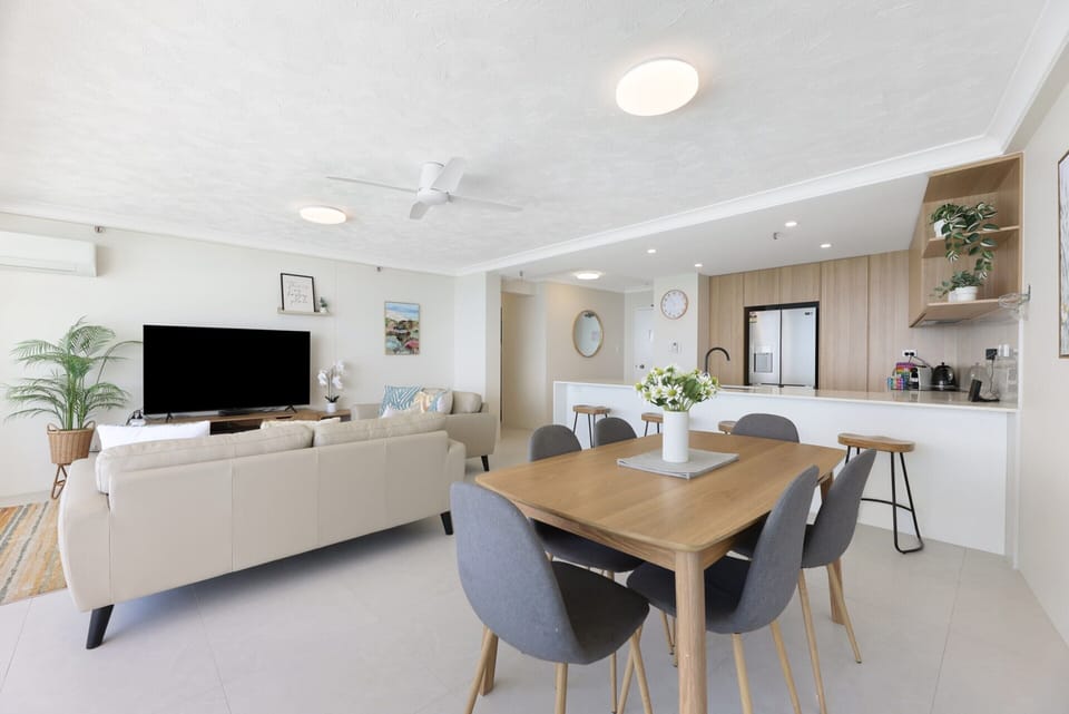 Apartment | Dining