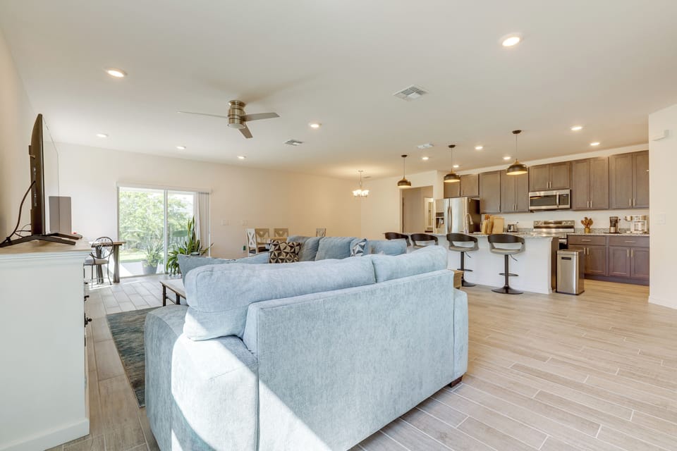 House (4 Bedrooms) | Interior