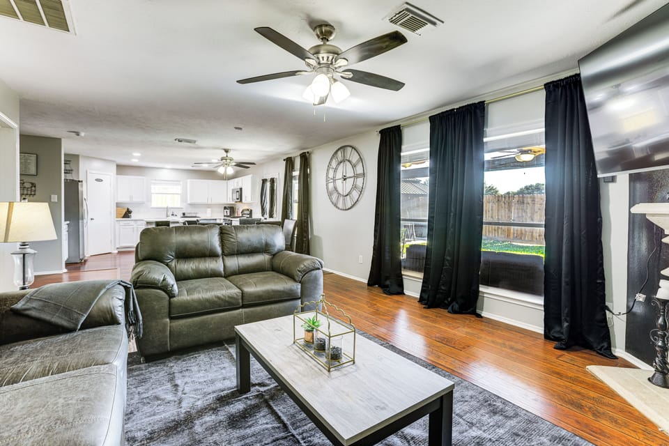 House (4 Bedrooms) | Interior