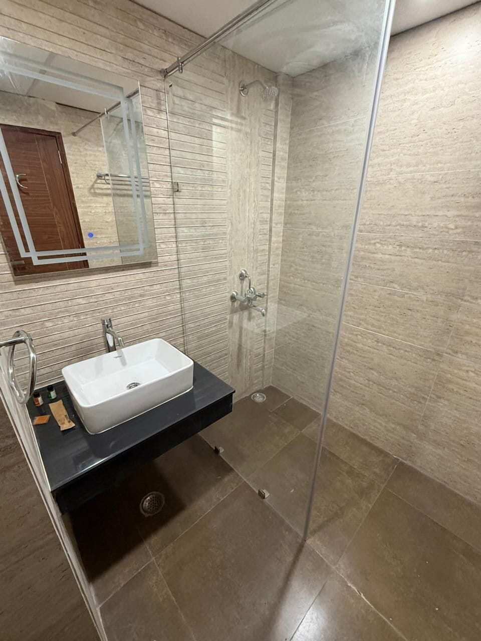 Deluxe Double Room | Bathroom