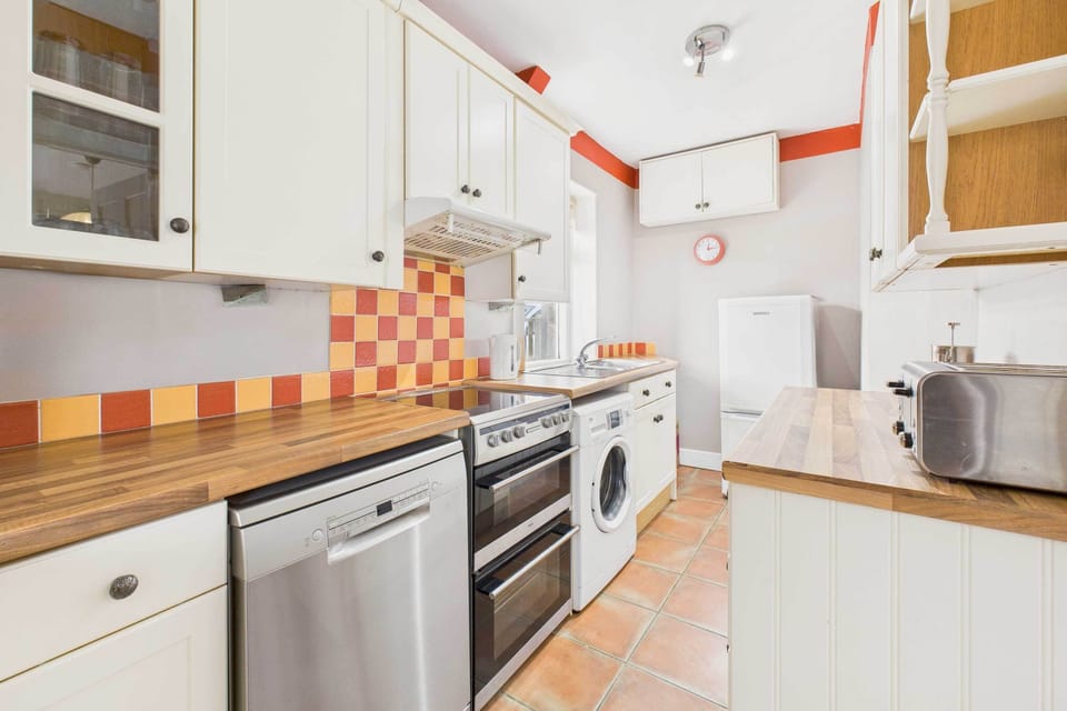 Highgarth, Seahouses - Host & Stay